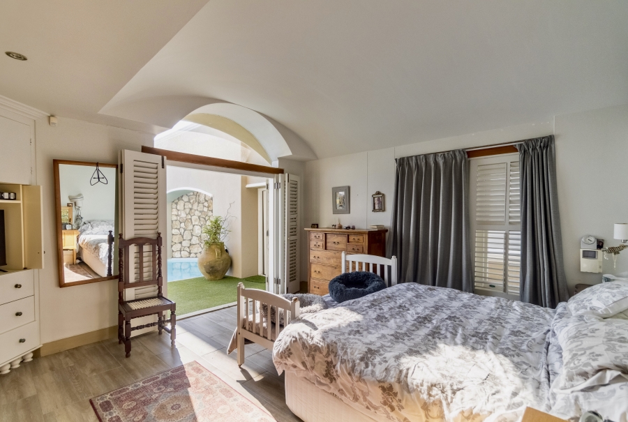 7 Bedroom Property for Sale in Yzerfontein Western Cape